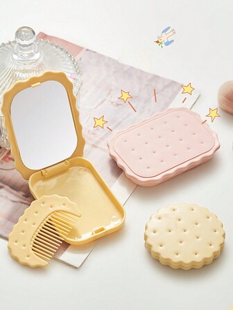 1pc Cookie-Shaped Compact Mirror, Cute Cartoon Portable Small Mirror With Comb, Suitable For Students And Outdoor Use