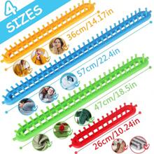 1 طقم منضدة نسج مستطيلة مع 1 إبرة كروشيه وإبرة بلاستيكية ، طقم أدوات نسج مناسب لصنع الأوشحة والقبعات والأوشحة للهواة (جميع ألوان المنتج وكميات الملحقات وما إذا كانت الأسنان مثبتة عشوائية)