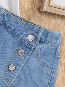 Conjunto de ropa casual para niña joven con camiseta de manga corta de verano con impresión de letras y fresa, y falda de mezclilla