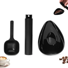 Ensemble de tasse de dosage de grains de café et de bouteille de pulvérisation, récipient de dosage en céramique/plateau de mesure à dose unique pour café ou thé, plateau de dosage de café en céramique avec vaporisateur à café expresso et cuillère, réduit l'électricité statique du café, accessoires à café expresso pour bar à café, retour à l'école