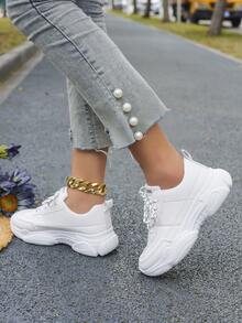 Zapatillas de estilo inglés blancas para mujeres con punta redonda, zapatos de los estudiantes de moda antideslizantes y transpirables con suela gruesa y diseño moderno, zapatillas cómodas y de moda para uso diario - Blanco - Ver 2