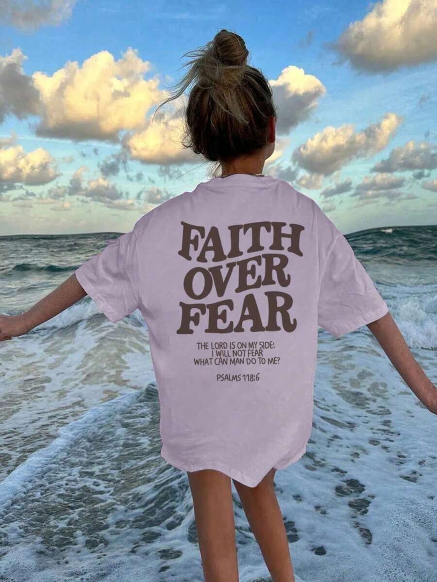 夏季休闲印花圆领短袖T恤，专为女孩和儿童设计——为追求时尚潮流的时尚达人提供独具特色的T恤！女童服装，女童图案T恤，夏季上衣，女童服饰，“信念战胜恐惧” - 紫色 - 查看 1