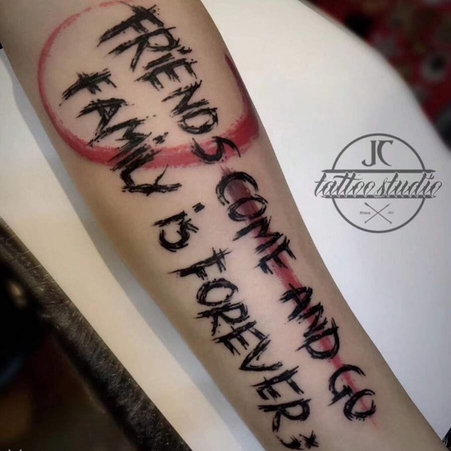 "BẠN ĐẾN VÀ ĐI, GIA ĐÌNH LÀ MÃI MÃI" Hình xăm dán Hình xăm tạm thời, Lâu dài, Không thấm nước, Nam và Nữ, Phong cách tối màu, Cánh tay, Tiếng Anh, Gia đình vĩnh cửu - Nhiều màu - Xem 1