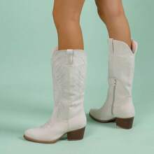 Women Western Cowboy Boots – Embroidered Mid-Calf Chunky Heel Cowgirl Boots With Side Zipper Stylish Comfortable Suede Fall/Winter Boots For Country Concert, Rodeo, Nashville Trip, Festival & Daily Wear [Size Up Half Size] - 白色 - 查看 4