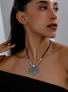 1pc Vintage Elegant Bohemian Style Distressed Heart Pendant & Star Floral Metal Design Necklace For Women