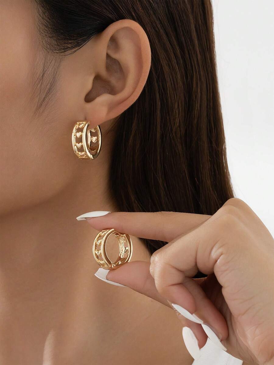1 Pair European And American Style Hollow Heart-Shaped Earrings, Carved Heart Design, Sweet Creative Hoop Earrings, Finely Polished Ear Jewelry - Earrings - View 1