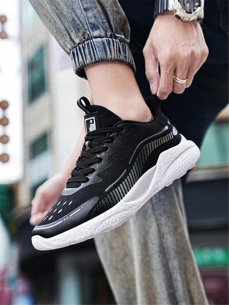 Zapatillas de correr casuales y ligeras para parejas con diseño coreano de moda, suela gruesa y aumento de altura - Negro - Añade 4