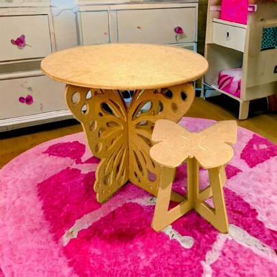 Mesa e  Infantil de borboleta com banqueta