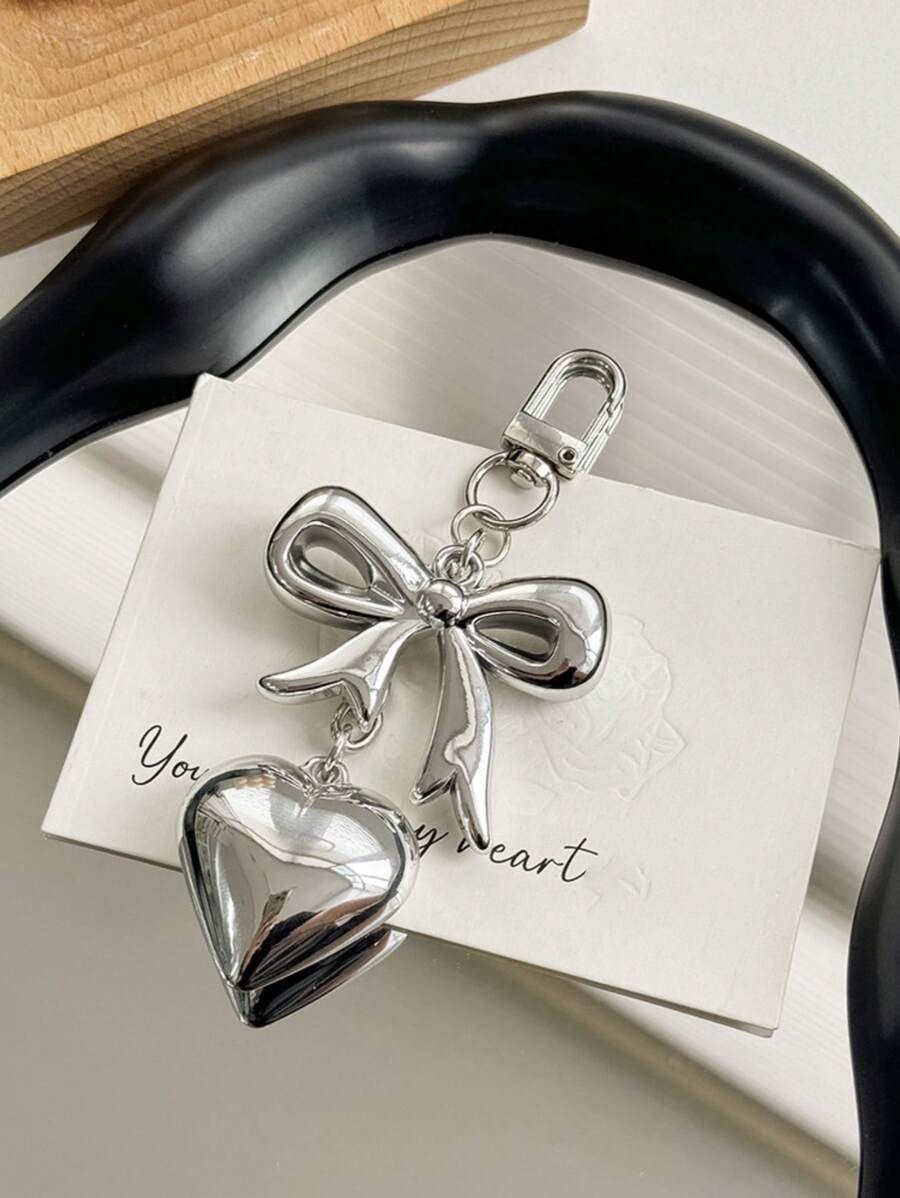 1pc Women's Fashionable Silver Heart & Bowknot Keychain, Creative Gift Idea For Couples And Valentine's Day