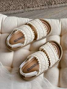 1 Pair Of Summer Promotion Pearl White Girls Wear Slippers Comfortable Soft Simple Brown Thick Soled Girls 3-12 Year Old Sandals Suitable For Indoor And Outdoor Performance Hairball Decoration Double Strap Strap Design Flip-Flops