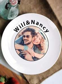 1 件定制照片装饰盘 - 直径 8.11 英寸（20.6 厘米） - 个性化礼物，适用于婚礼、新娘送礼会、周年纪念日、母亲节、父亲节、情人节、生日 - 完美的家居装饰和纪念品展示 - 送给妈妈、爸爸、女朋友、男朋友、妻子、丈夫、挚友的理想礼物 - 用这款优雅的装饰盘珍藏您爱人的照片，也是一份毕业礼物 - 白色 - 查看 4