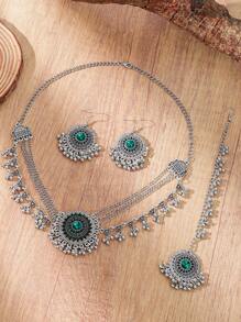 2024 New 4pcs/Set Exquisite Bohemian Style Women's Jewelry Set Including 1pc Silver Zinc Alloy Material Layered Chain Necklace With Faux Pearl Design, 1 Pair  Style Inlaid Red/White/Green Glass Rhinestone Earrings, 1pc Bollywood Style Head Chain. Suitable For Women's Daily Wear Or As Gift For Christmas And Other Occasions.