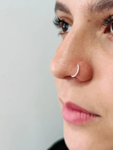 Piercing De Nariz Prata 925 Argolinha Detalhada - Piercing Nariz Argolinha Detalhada Prata 925 Legítima - Visão 2
