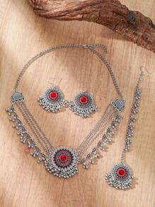 2024 New 4pcs/Set Exquisite Bohemian Style Women's Jewelry Set Including 1pc Silver Zinc Alloy Material Layered Chain Necklace With Faux Pearl Design, 1 Pair  Style Inlaid Red/White/Green Glass Rhinestone Earrings, 1pc Bollywood Style Head Chain. Suitable For Women's Daily Wear Or As Gift For Christmas And Other Occasions.
