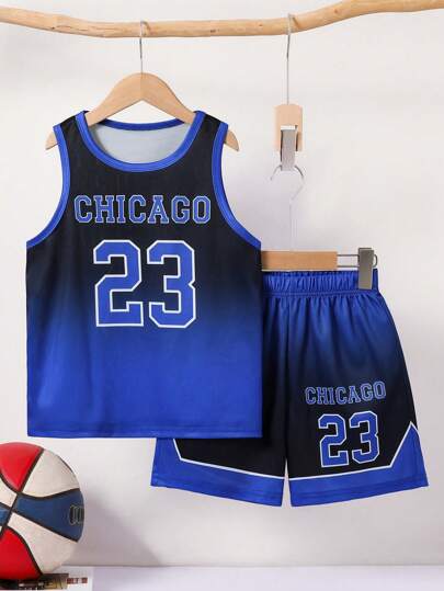 2 件 Tween Boy 休闲运动透气快干“CHICAGO”数字图案背心和纯色短裤套装，春夏