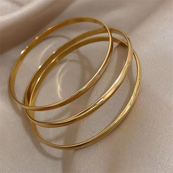 Aritio 3pcs/Set Vintage & Simple 18K Gold-Plated Stainless Steel Smooth Closed Bangle Bracelets, Suitable For Women's Daily Wear And Wedding Gift