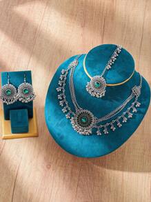 2024 New 4pcs/Set Exquisite Bohemian Style Women's Jewelry Set Including 1pc Silver Zinc Alloy Material Layered Chain Necklace With Faux Pearl Design, 1 Pair  Style Inlaid Red/White/Green Glass Rhinestone Earrings, 1pc Bollywood Style Head Chain. Suitable For Women's Daily Wear Or As Gift For Christmas And Other Occasions.