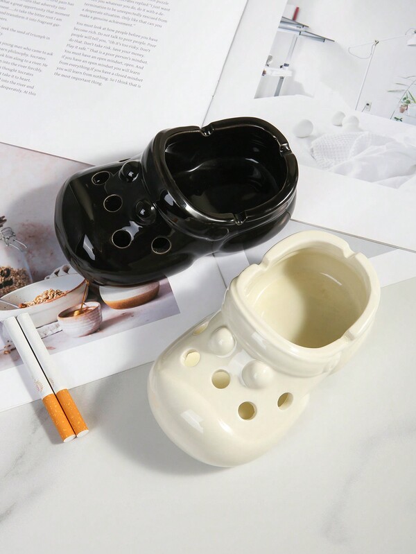 1pc Ceramic Ashtray With Unique Hole Design, Available In White/Black, Suitable For Restaurant/Living Room/Office Desk Decor