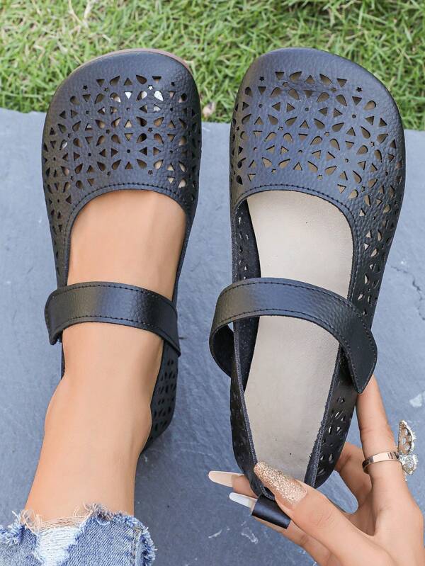 Women's Hollow-Out Design Flat Shoes, Slip-On Casual Breathable Shoes With Rubber Sole, Soft Comfortable Perforated Big Size Shoes, Middle-Aged & Elderly Hook-And-Loop Strap Mother Shoes