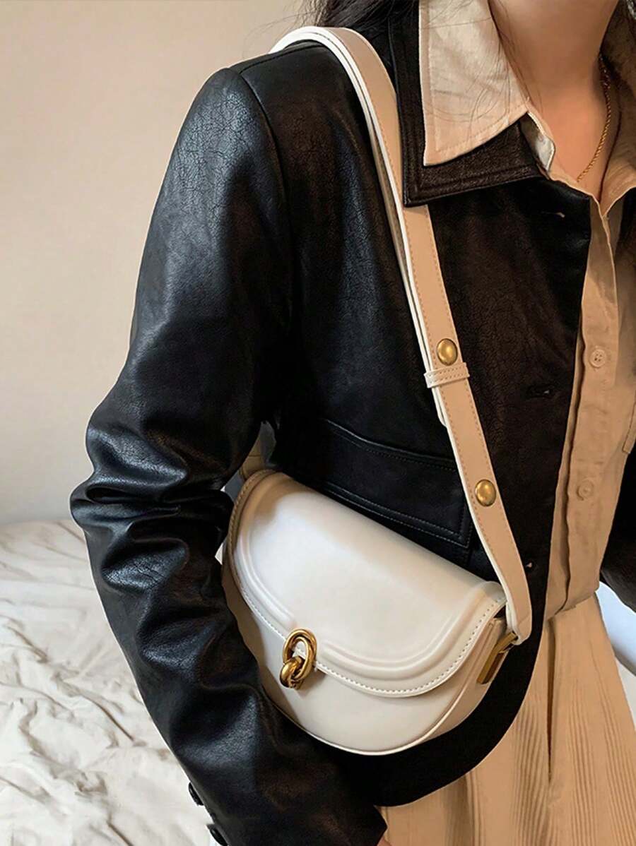 新款時尚休閒風格純色復古大容量可調肩帶多功能高品質感包，適用於派對、聚會、旅行、購物等小物品之貨幣、手機之收納，以及上班族、大學生、通勤族使用。可當作肩背包或斜背包使用。