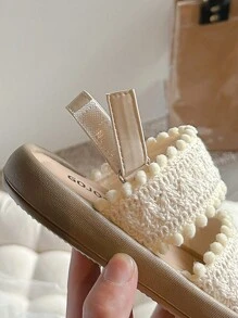 1 Pair Of Summer Promotion Pearl White Girls Wear Slippers Comfortable Soft Simple Brown Thick Soled Girls 3-12 Year Old Sandals Suitable For Indoor And Outdoor Performance Hairball Decoration Double Strap Strap Design Flip-Flops