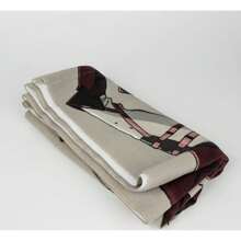 Netflix 进击的巨人 高级超细纤维毛巾 - 轻盈吸水，细节设计灵感源自《进击的巨人》。非常适合日常使用，无论是在海滩、泳池还是浴室。高品质耐用，夏季旅行、度假浴室装饰，海滩必备