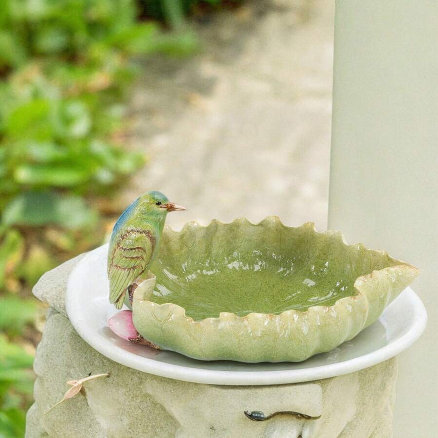 Stone Leaf Bird Bath With Hummingbird Accent 10"L