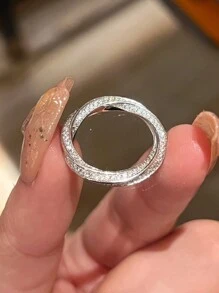 1 件 925 纯银镀铂金莫比乌斯戒指，奢华全密镶钻石纹理，适合送礼、约会、派对、女士日常佩戴