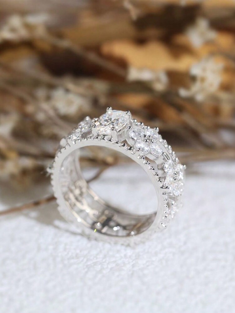 女士 S925 银浪漫樱花戒指，镶嵌 1 克拉椭圆形莫桑石，适用于订婚、求婚、婚礼、情人节礼物和时尚珠宝，优雅公主风格，配有莫桑石证书和精美礼品盒。 - 銀色 - 查看 2