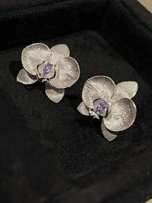1 Stück 3D Ohrstecker im chinesischen Stil mit strukturiertem lila Edelstein-Schmetterlings-Orchidee, elegantes Gesichtsaccessoire, geeignet für den täglichen Gebrauch von Frauen