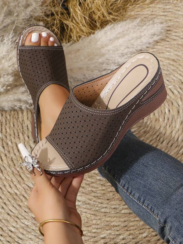 Fashion  Breathable Hollowed Women's Wedge Sandals, 7CM Heels Comfortable, Lightweight, Suitable For Outdoor Activities, Beach