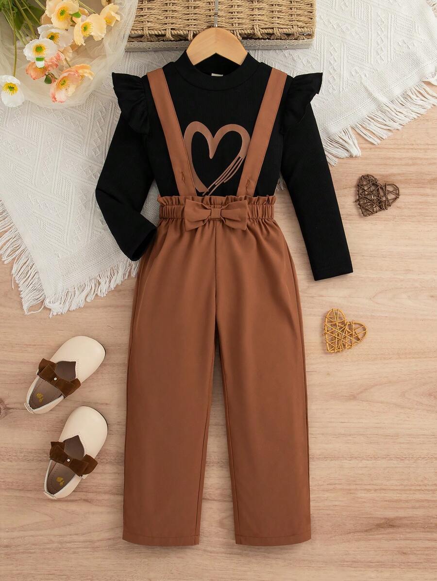 年轻女孩日常休闲心形印花圆领长袖上衣和蝴蝶装饰吊带裤套装，春秋 - 棕色 - 查看 1