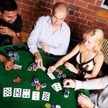 Poker Case Poker Set 500 Chips Poker Chips Poker With 3 Dealer Buttons, 5 Dice, 2 Keys, 2 Poker Decks, 1 Aluminum Poker Case For Party Game Texas Hold'em Poker CEEDIR - 銀色 - 查看 6