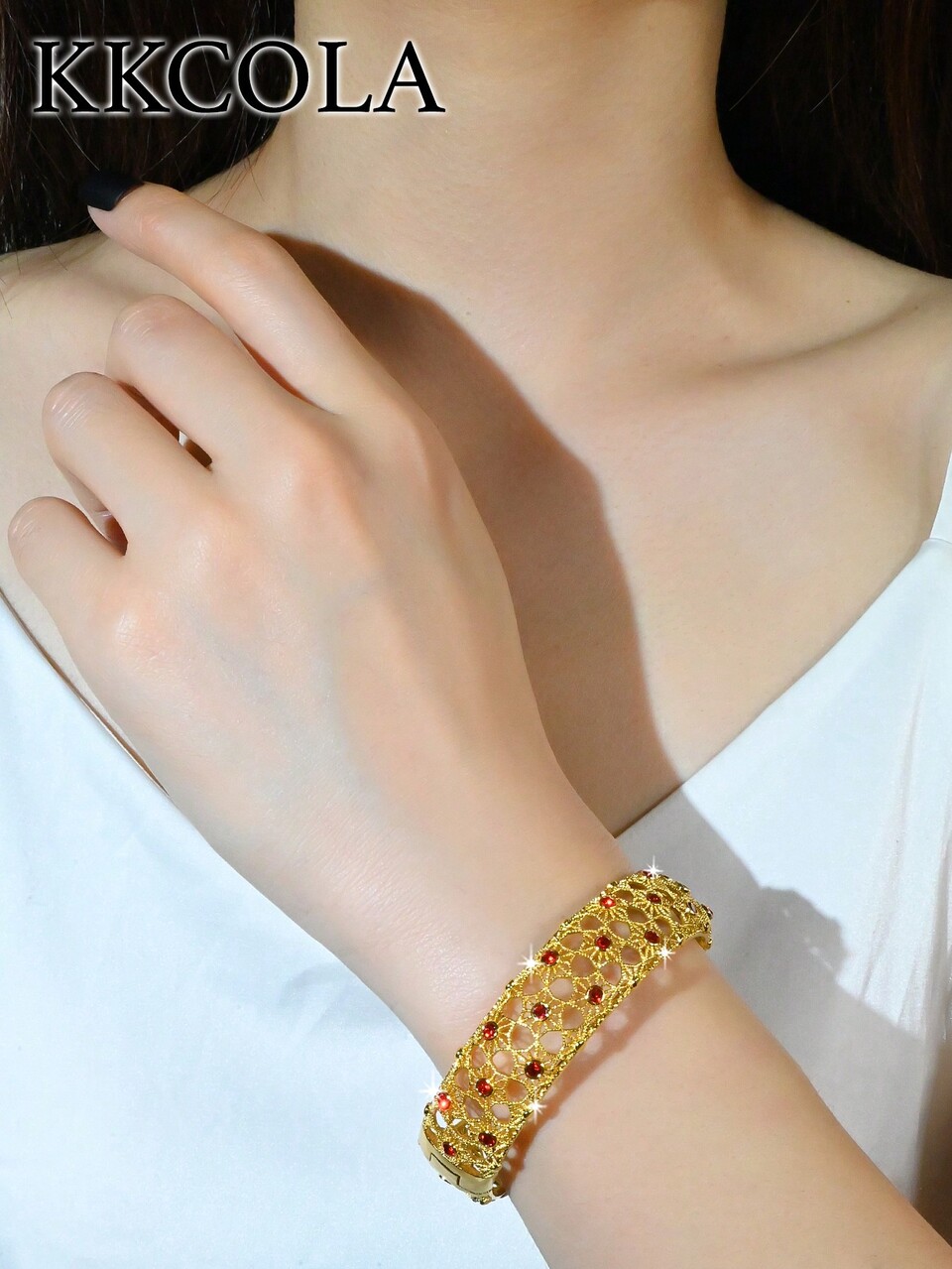 KKCOLA 1pc Fashionable Exaggerated Hollow Out Flower & Cubic Zirconia Buckle Bangle Valentines