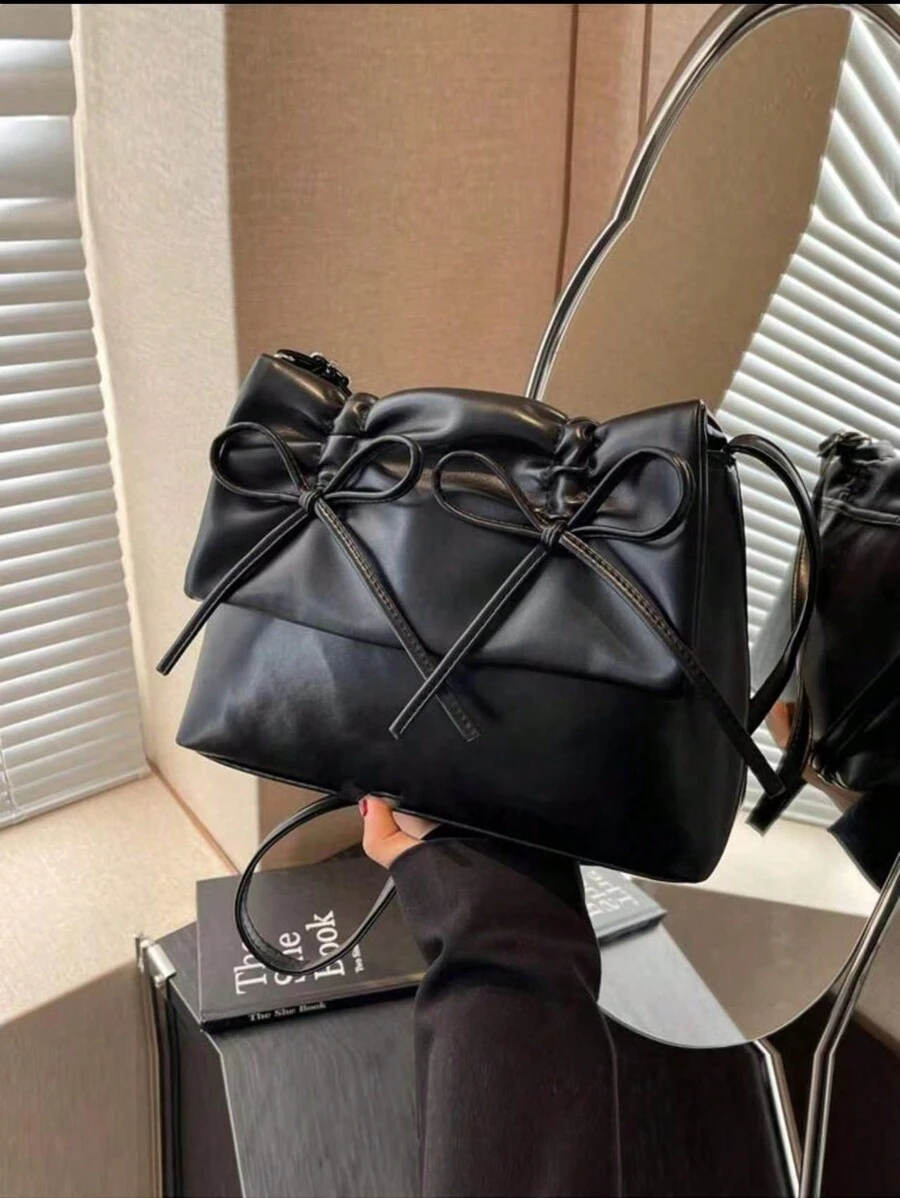 Bow Decor 1pc Black Drawstring Pleated Bowknot Decor Pu Material Flap Zippered Shoulder Bag With Adjustable Strap, Suitable For Daily Commuting Outfits Use