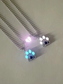 ATLVXJL 2 Stück leuchtende Paar süße Tierfußabdruck eingelegt Projektionsperlen Magnetisches Herz, leuchtet im Dunkeln, Edelstahl Kette Charm Halskette als Geschenk zum Valentinstag für Valentinstag, Mutter, Muttertag