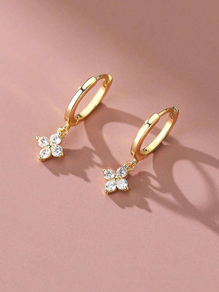 1 Pair Of Fashionable Cubic Zirconia Quatrefoil Women's Silver Earrings, Classic And Sweet Style Design, Suitable For Jewelry Gifts. - Nano Coating 7000nm - View 1