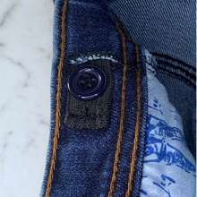 CHUEKITOS. Pantalón de mezclilla para niño en corte Slim, con ajustador en la cintura, bordado interior, tela suave - Azul lavado oscuro - Ver 8