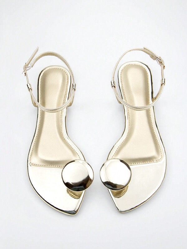 Women's Elegant Style Flat Sandals With Gold Round Buckle, Gold Metallic Surface Material, Fashionable Heart-Shaped Toe And Thin Strap With And Ankle Strap For Daily And Party Wear,Flip Flops,Spring Summer Outfits