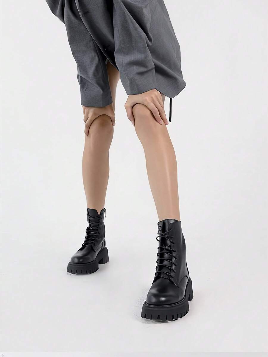 Womens Fashion Ankle Boots,Unisex Boots Black Womens Low Heel Military Boots,Front Lace Up,Chunky Heel Thick Sole,Casual Anti-slip Design,Womens New Retro Combat Boots Thick Bottom Biker Boots Mid Calf Boots Work Boots Womens Short Boots