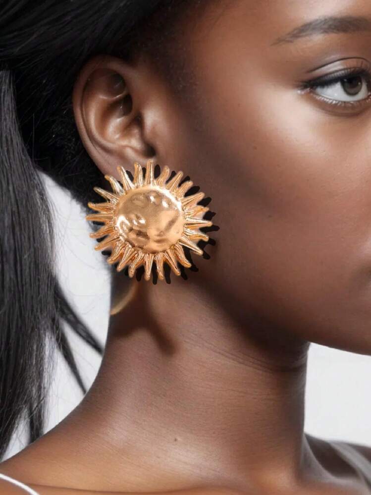 2pcs Vacation Style Metal Burst Sun Earrings Suitable For Girls Summer Beach Vacation Daily Wear Parties Events And Gift Giving SHEIN