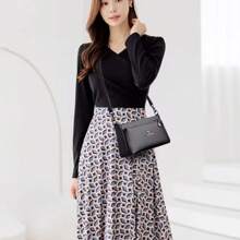 Leather Texture Women's Shoulder Bag Bag Middle-Aged Mom Bag Women's 2024 New Versatile Fashion Soft Leather Crossbody Bag