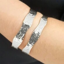 Bracelete Largo 2 Fios Texturizados Folheado Ródio Branco