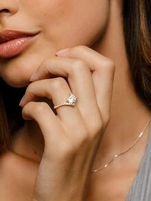 1 Nhẫn đơn nữ chất lượng cao Nhẫn kim cương vuông hình chữ V, Bạc 925 nguyên chất 2,6g, Moissanite cắt công chúa 1ct, Trang sức sang trọng theo phong cách cung điện, Lễ đính hôn, Cầu hôn, Quà kỷ niệm, Đi kèm với Giấy chứng nhận Moissanite và Hộp quà tinh tế - Bạc - Xem 4