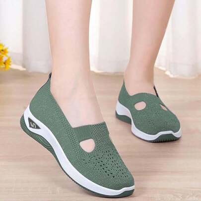 New Summer Slip-On Beach Shoes For Women, Fashionable Hollow-Out Breathable Flat Shoes With Comfortable Soft Sole