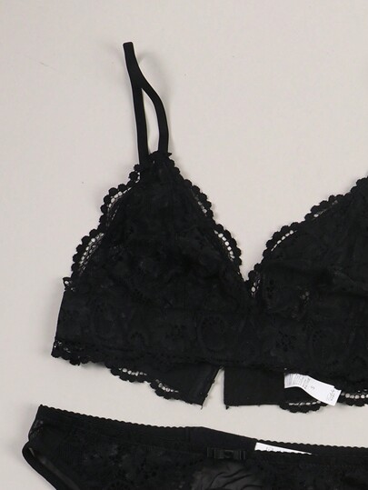 Verleidelijke Kanten Lingerie Set, Including Bra, Garter Belt, Panties, Stockings view 6