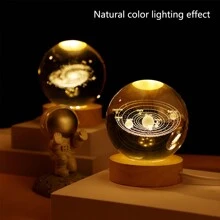1 个 LED 水晶球夜灯,USB 供电发光装饰水晶球,创意办公桌配件,节日、生日、万圣节的完美礼物 - 水晶球內雕發光小夜燈 - 查看 10
