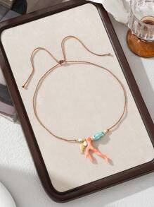 Colar com pingente de coral imitação de design de peixe estilo oceano com corda trançada para mulheres, acessórios de joias para uso diário, viagens e festas (marcas de molde podem existir devido ao artesanato de coral imitação, não é liso)