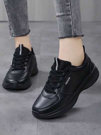 2026 Nuevos zapatos deportivos ligeros de primavera/otoño talla grande, zapatos casuales de baja altura para mujer, zapatos deportivos para mujer, zapatos de cuero negro, zapatos de trabajo cómodos totalmente negros, zapatos deportivos para hombre, zapatos para correr para hombre, zapatos casuales, zapatos de viaje para parejas, zapatos casuales de punta redonda con cordones negros para caminar