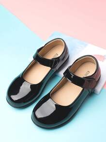 Sapatos Oxford de couro envernizado preto infantil para meninas